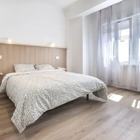 Amplio Reformado En Oviedo, Ideal Familias Y Grupos شقة *